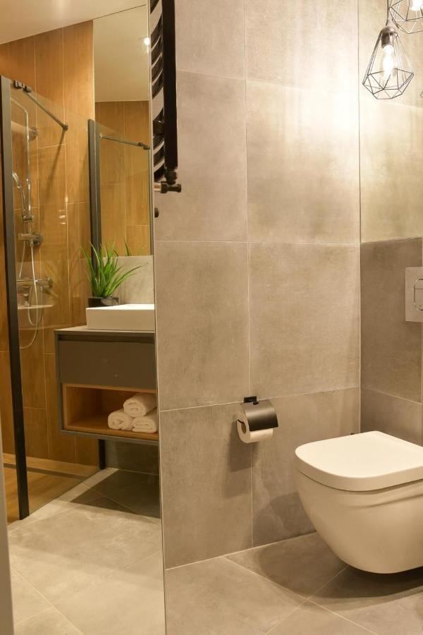 Apartament Prywatny Stone Hill Rackiewicz Z Basenem ชกลาร์สกา ปอเรมบา ภายนอก รูปภาพ